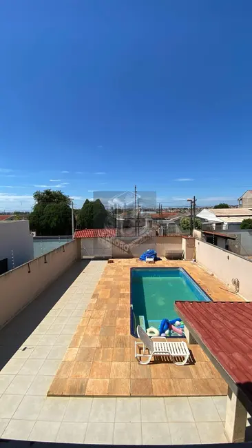 Sobrado com 3 quartos à venda, 190m2 em Conjunto Café, Londrina - PR - imagem 8 Foto 8 de Sobrado com 3 quartos à venda, 190m2 em Conjunto Café, Londrina - PR