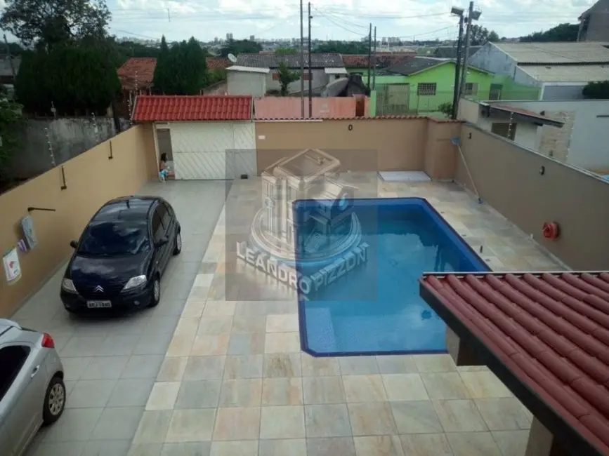 Sobrado com 3 quartos à venda, 190m2 em Conjunto Café, Londrina - PR - imagem 5 Foto 5 de Sobrado com 3 quartos à venda, 190m2 em Conjunto Café, Londrina - PR