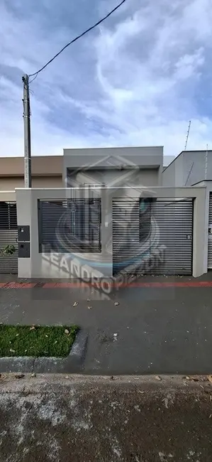 Casa com 3 quartos à venda, 125m2 em Jardim São Paulo, Londrina - PR - imagem 2 Foto 2 de Casa com 3 quartos à venda, 125m2 em Jardim São Paulo, Londrina - PR