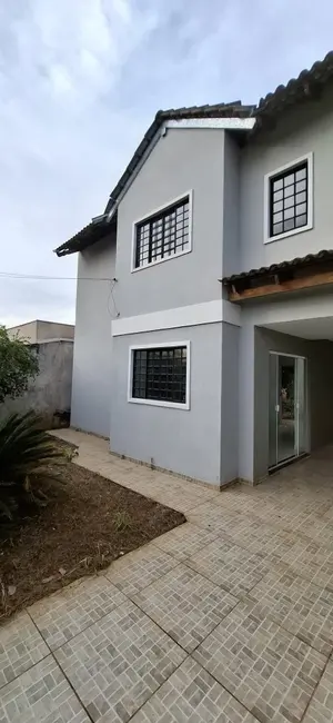 Foto 4 de Sobrado com 3 quartos à venda, 250m2 em Jardim Maria Luiza, Londrina - PR