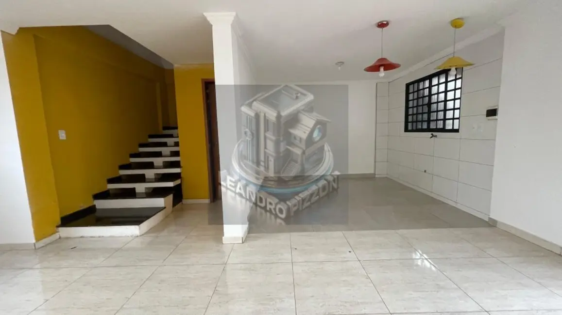 Sobrado com 3 quartos à venda, 250m2 em Jardim Maria Luiza, Londrina - PR - imagem 9 Foto 9 de Sobrado com 3 quartos à venda, 250m2 em Jardim Maria Luiza, Londrina - PR