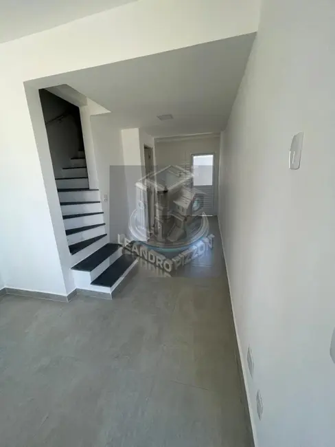 Casa de Condomínio com 2 quartos para alugar, 57m2 em Arujá Center Ville, Aruja - SP - imagem 5 Foto 5 de Casa de Condomínio com 2 quartos para alugar, 57m2 em Arujá Center Ville, Aruja - SP