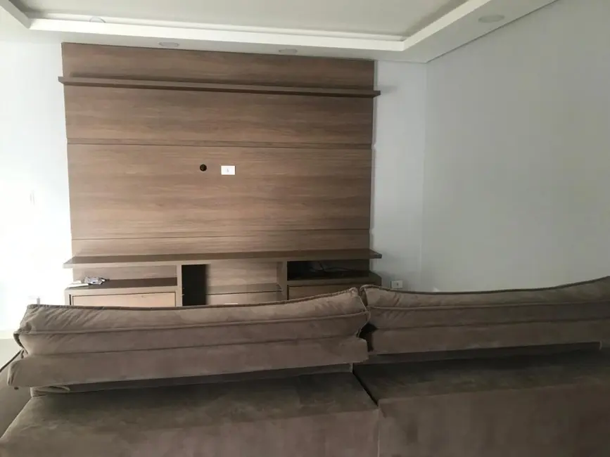 Foto 4 de Casa com 3 quartos para alugar, 330m2 em Jardim Fazenda Rincão, Aruja - SP