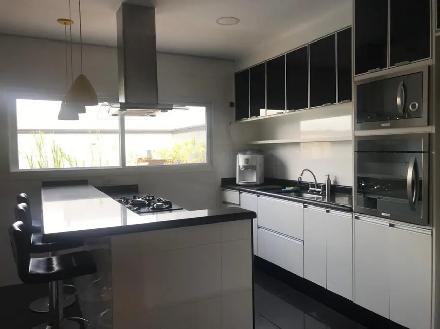 Foto 8 de Casa com 3 quartos para alugar, 330m2 em Jardim Fazenda Rincão, Aruja - SP