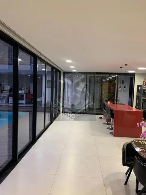 Foto 2 de Casa com 4 quartos para alugar, 330m2 em Jardim Fazenda Rincão, Aruja - SP