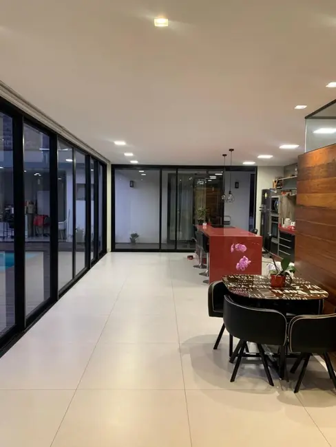 Foto 1 de Casa com 4 quartos para alugar, 330m2 em Jardim Fazenda Rincão, Aruja - SP