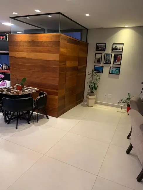 Foto 5 de Casa com 4 quartos para alugar, 330m2 em Jardim Fazenda Rincão, Aruja - SP