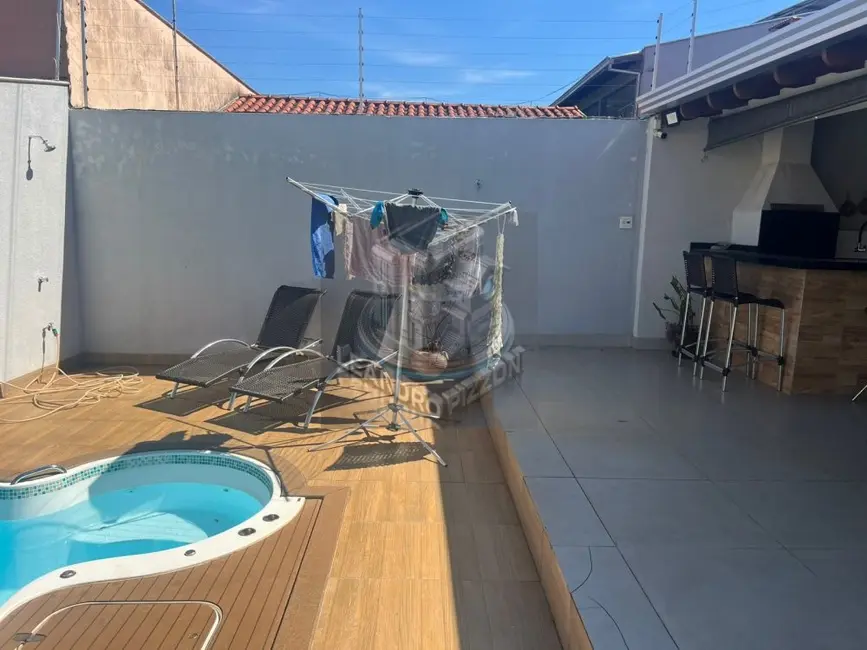 Foto 8 de Casa com 3 quartos à venda, 136m2 em Jardim Planalto, Londrina - PR