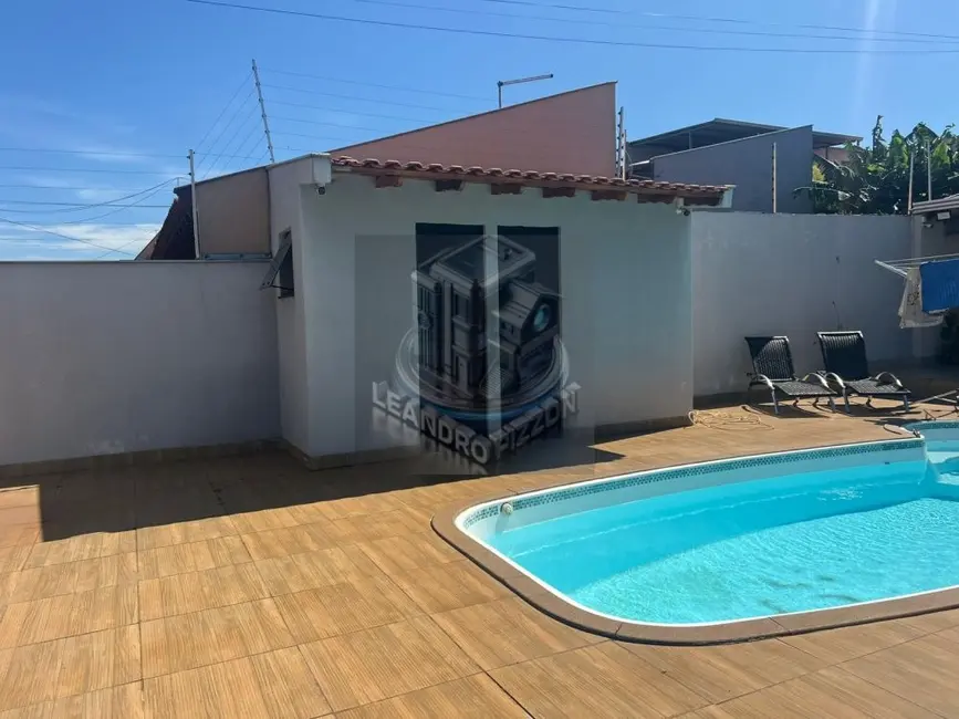 Foto 3 de Casa com 3 quartos à venda, 136m2 em Jardim Planalto, Londrina - PR