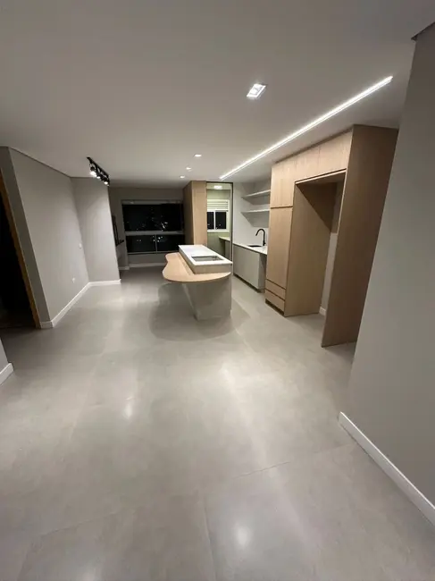 Foto 4 de Apartamento com 2 quartos à venda, 82m2 em Jardim Lilian, Londrina - PR