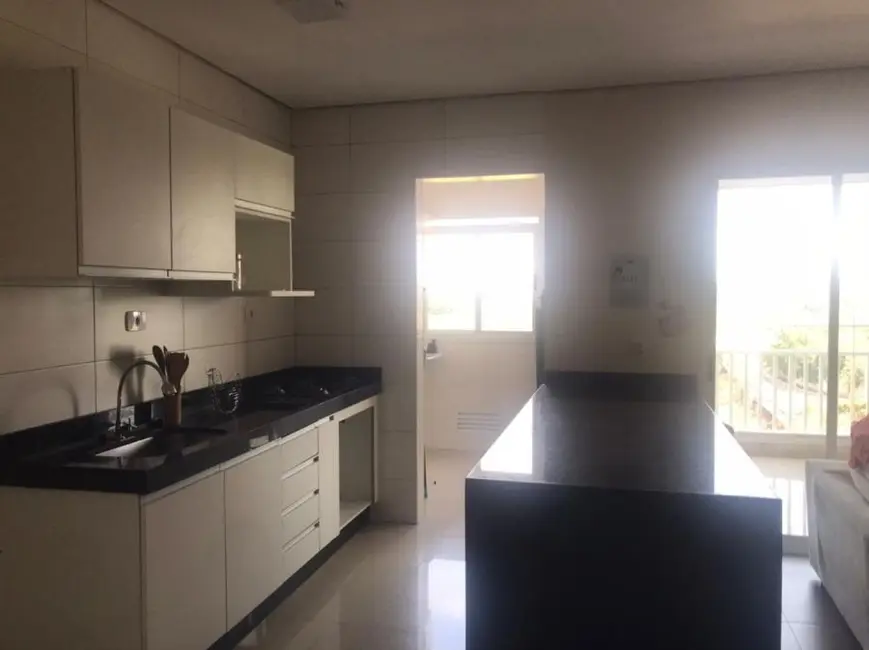 Apartamento com 3 quartos para alugar, 85m2 em Jordanópolis, Aruja - SP - imagem 4 Foto 4 de Apartamento com 3 quartos para alugar, 85m2 em Jordanópolis, Aruja - SP