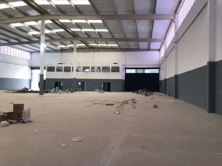 Foto 1 de Armazém / Galpão para alugar, 2000m2 em Portão, Aruja - SP