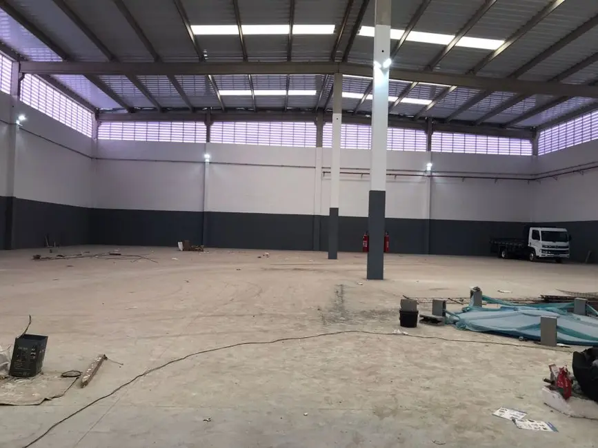 Foto 2 de Armazém / Galpão para alugar, 2000m2 em Portão, Aruja - SP