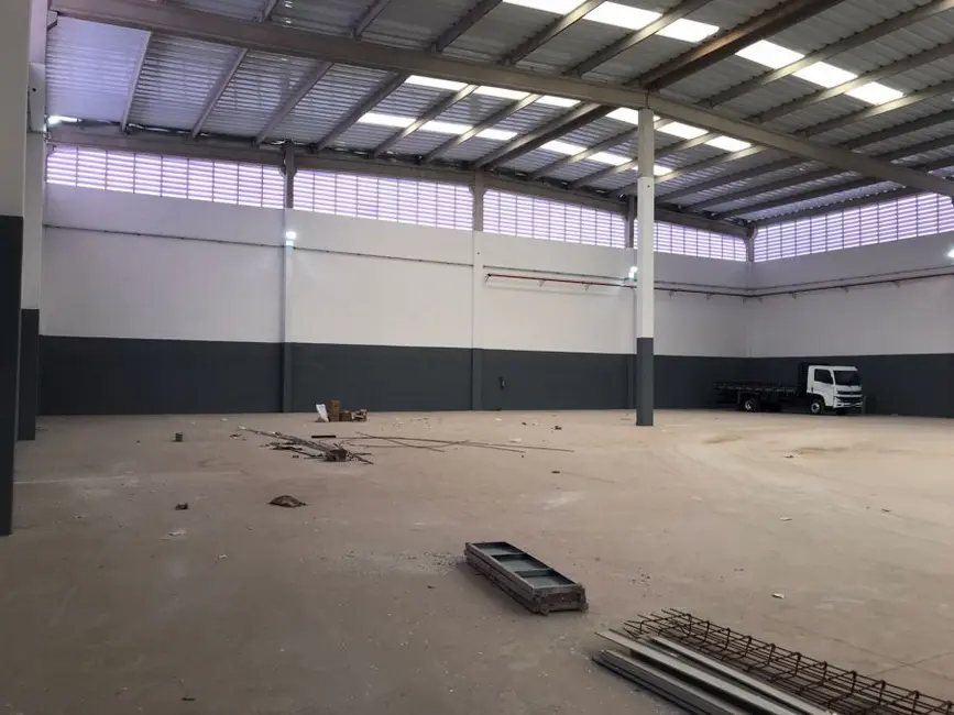 Foto 3 de Armazém / Galpão para alugar, 2000m2 em Portão, Aruja - SP