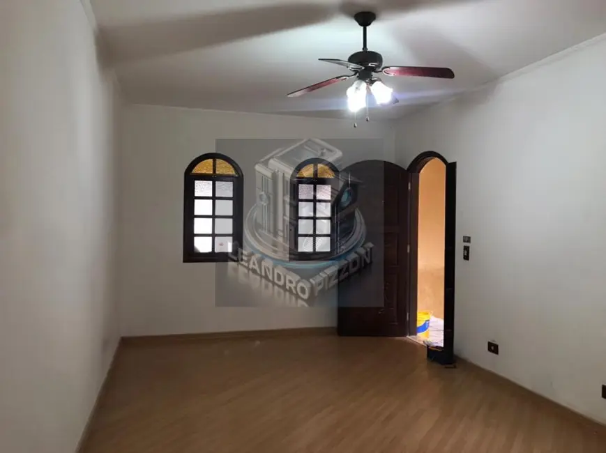 Foto 1 de Casa com 3 quartos para alugar, 140m2 em Jordanópolis, Aruja - SP