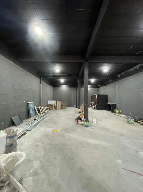 Foto 3 de Loja com 1 quarto para alugar, 140m2 em Jardim Pinheiro, Aruja - SP