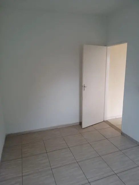 Kitnet com 1 quarto para alugar, 32m2 em Arujá Center Ville, Aruja - SP - imagem 4 Foto 4 de Kitnet com 1 quarto para alugar, 32m2 em Arujá Center Ville, Aruja - SP