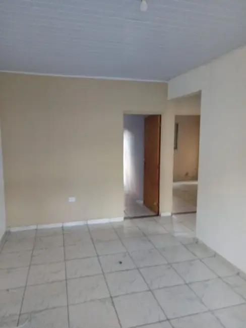 Foto 8 de Casa com 2 quartos para alugar, 100m2 em Vila Arujá, Aruja - SP