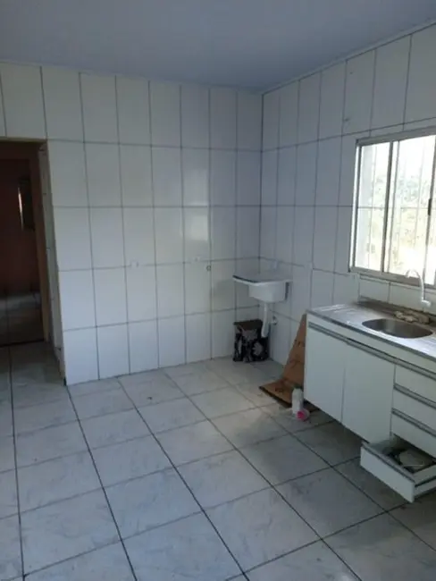 Foto 9 de Casa com 2 quartos para alugar, 100m2 em Vila Arujá, Aruja - SP