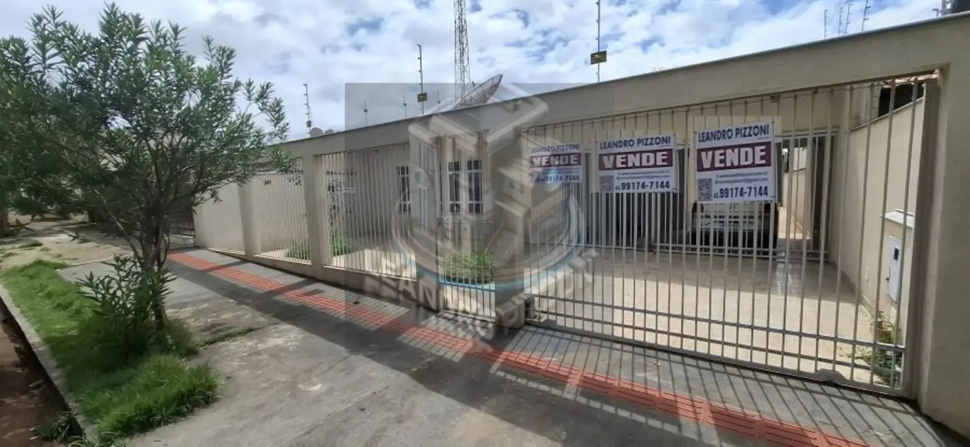 Foto 2 de Casa com 3 quartos à venda, 160m2 em Bela Vista, Londrina - PR