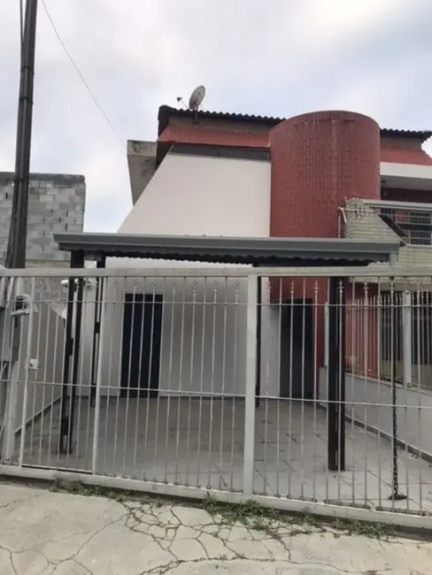 Foto 2 de Casa com 3 quartos para alugar, 150m2 em Jardim Rincão, Aruja - SP