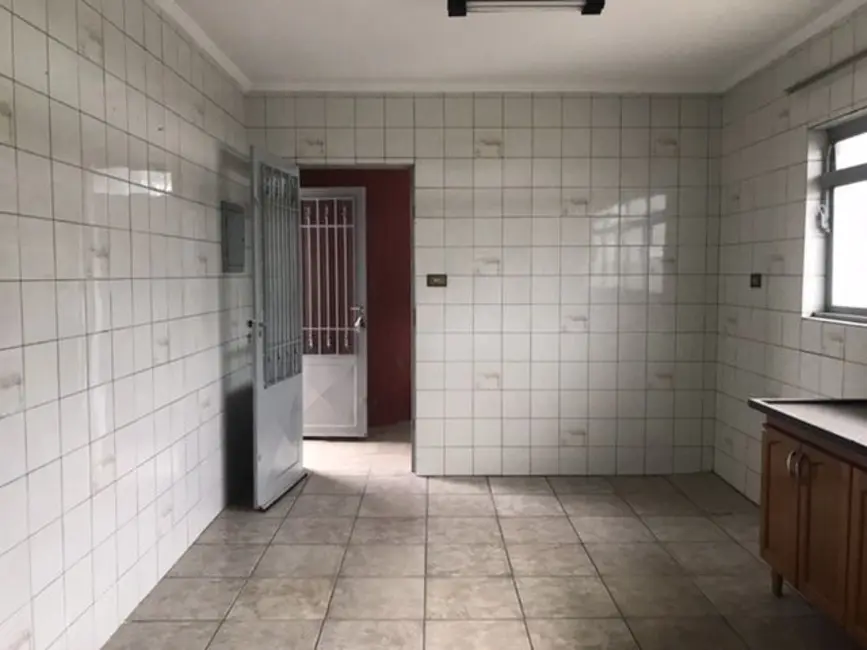 Foto 3 de Casa com 3 quartos para alugar, 150m2 em Jardim Rincão, Aruja - SP