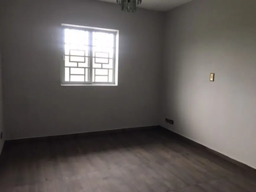 Foto 8 de Casa com 3 quartos para alugar, 150m2 em Jardim Rincão, Aruja - SP