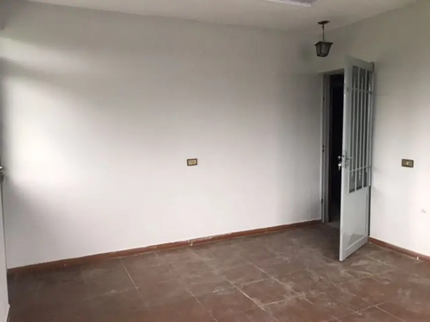 Foto 4 de Casa com 3 quartos para alugar, 150m2 em Jardim Rincão, Aruja - SP