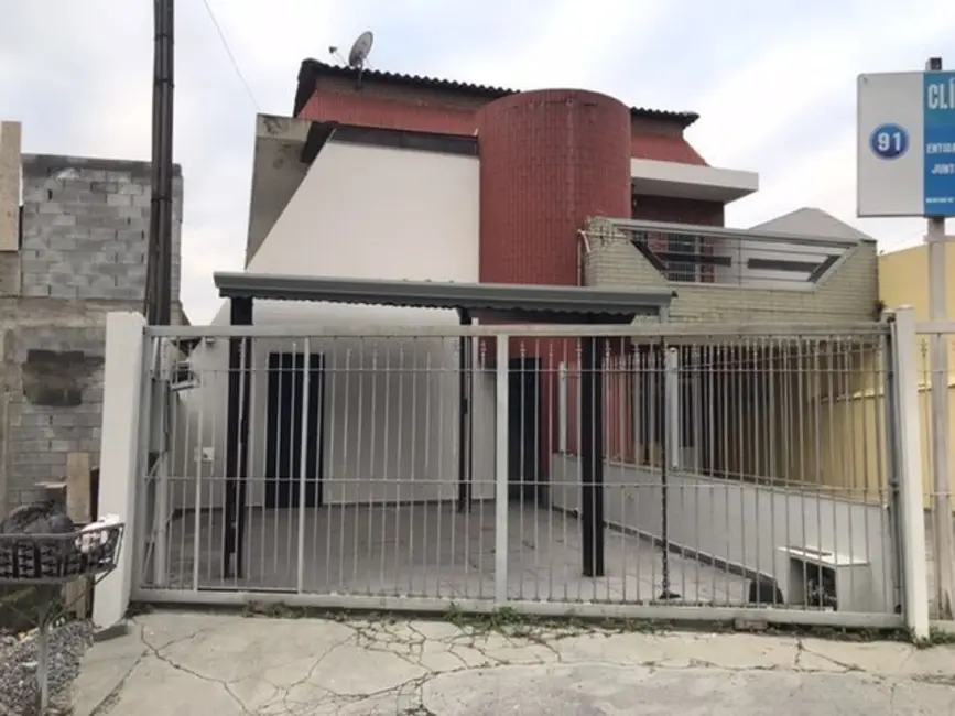 Foto 1 de Casa com 3 quartos para alugar, 150m2 em Jardim Rincão, Aruja - SP