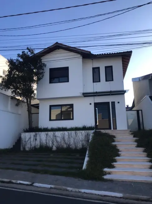 Foto 4 de Casa de Condomínio com 3 quartos para alugar, 343m2 em Arujázinho IV, Aruja - SP