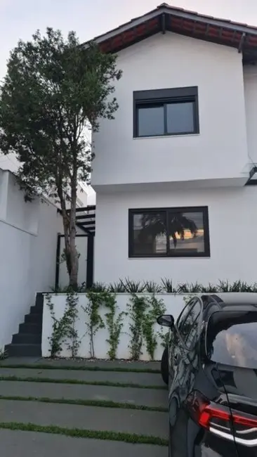 Foto 9 de Casa de Condomínio com 3 quartos para alugar, 343m2 em Arujázinho IV, Aruja - SP