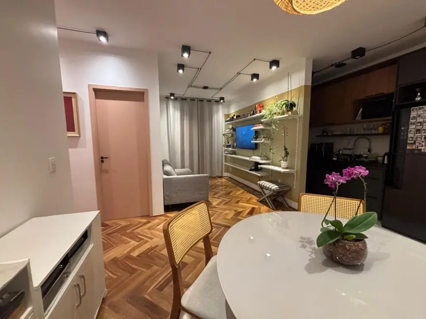 Foto 7 de Apartamento com 2 quartos à venda, 67m2 em Jardim das Cerejeiras, Aruja - SP