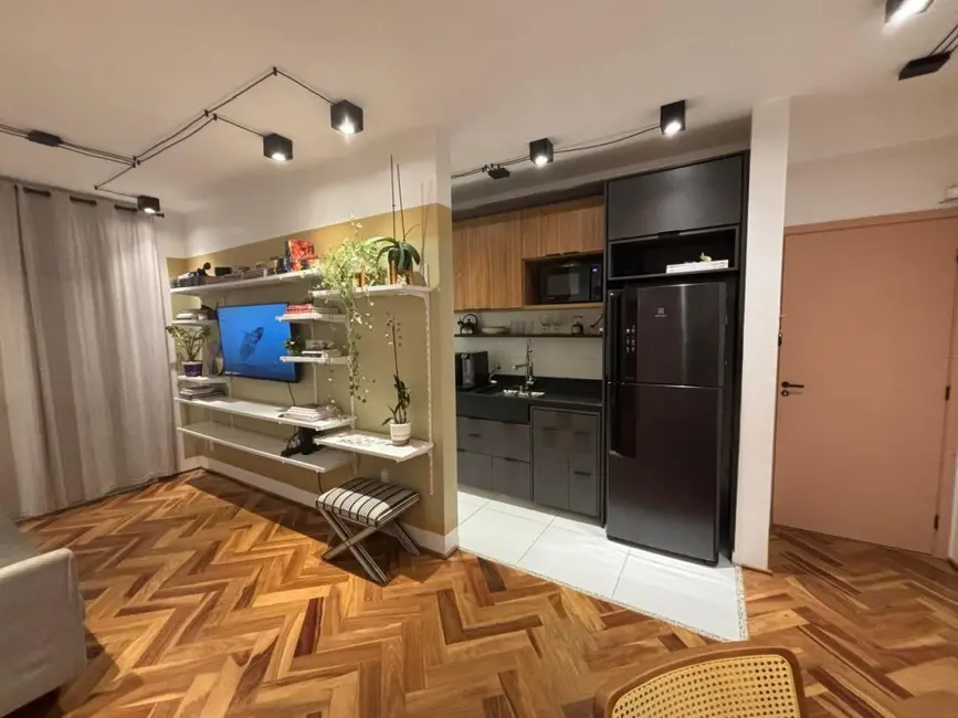 Apartamento com 2 quartos para alugar, 67m2 em Jardim das Cerejeiras, Aruja - SP - imagem 4 Foto 4 de Apartamento com 2 quartos para alugar, 67m2 em Jardim das Cerejeiras, Aruja - SP