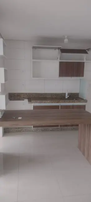 Apartamento com 3 quartos para alugar, 85m2 em Jordanópolis, Aruja - SP - imagem 3 Foto 3 de Apartamento com 3 quartos para alugar, 85m2 em Jordanópolis, Aruja - SP