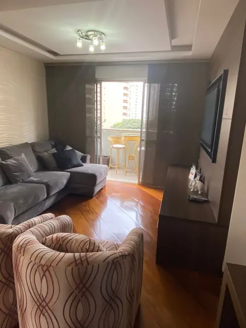 Apartamento com 3 quartos para alugar, 132m2 em Centro, Londrina - PR - imagem 9 Foto 9 de Apartamento com 3 quartos para alugar, 132m2 em Centro, Londrina - PR