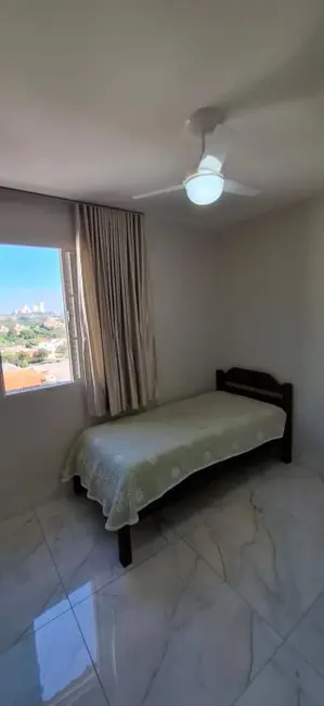 Apartamento com 3 quartos para alugar, 75m2 em Jardim Higienópolis, Londrina - PR - imagem 2 Foto 2 de Apartamento com 3 quartos para alugar, 75m2 em Jardim Higienópolis, Londrina - PR