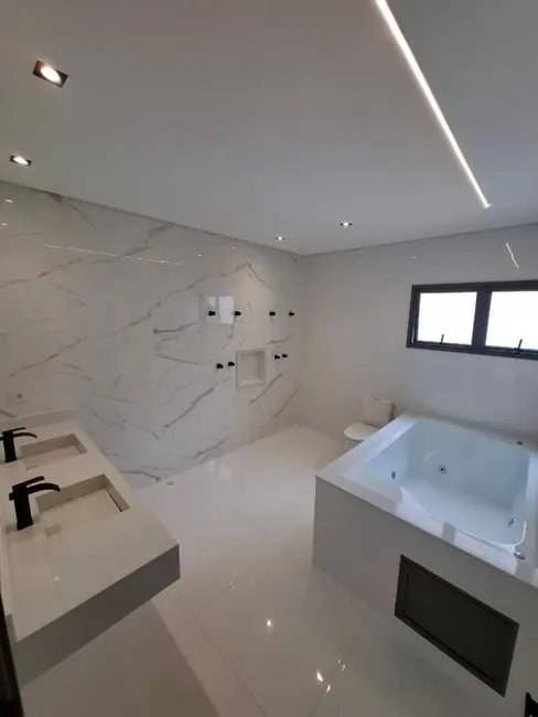 Foto 9 de Casa com 4 quartos à venda, 355m2 em Residencial Real Park, Aruja - SP