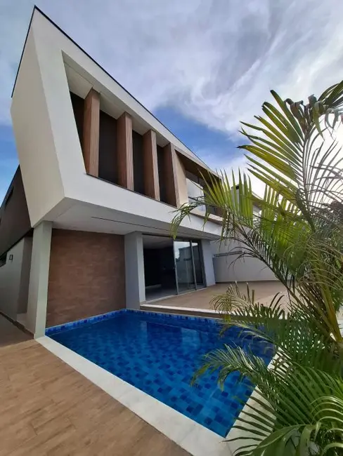 Foto 1 de Casa com 4 quartos à venda, 355m2 em Residencial Real Park, Aruja - SP
