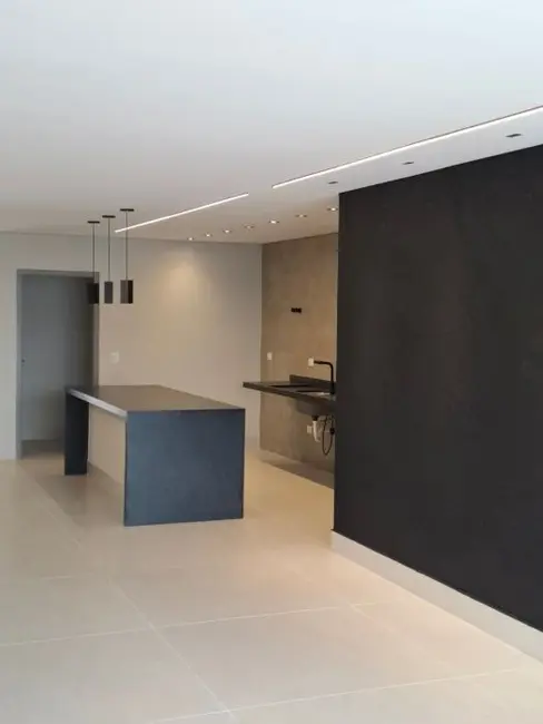Foto 8 de Casa com 4 quartos à venda, 355m2 em Residencial Real Park, Aruja - SP