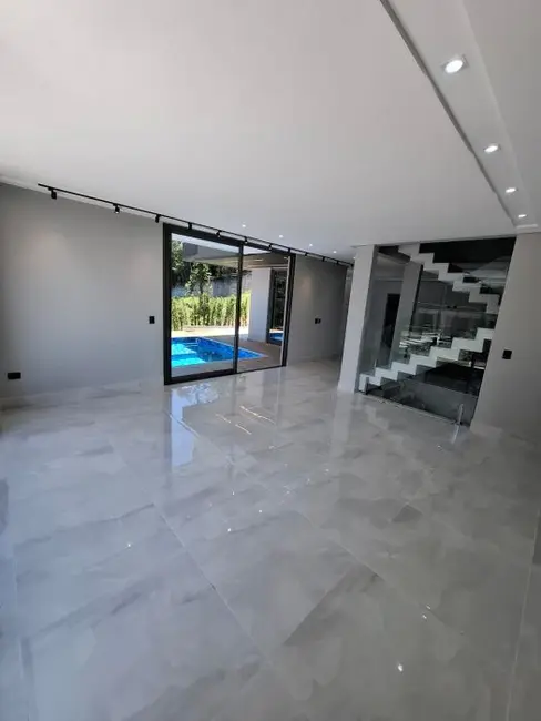 Foto 9 de Casa com 3 quartos à venda, 295m2 em Jardim das Cerejeiras, Aruja - SP
