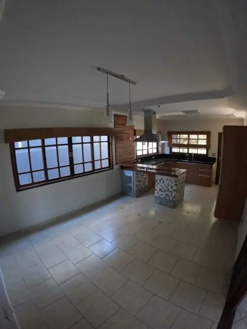 Foto 4 de Casa de Condomínio com 2 quartos à venda, 250m2 em Jardim das Cerejeiras, Aruja - SP