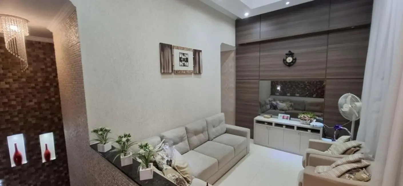 Foto 1 de Casa com 3 quartos à venda, 300m2 em Londrina, PR