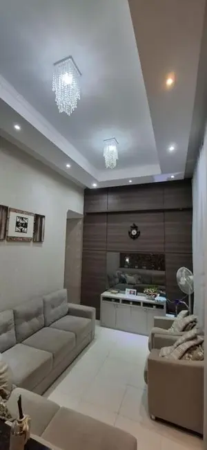Casa com 3 quartos à venda, 300m2 em Parque Residencial Porto Serguro 2, Londrina - PR - imagem 4 Foto 4 de Casa com 3 quartos à venda, 300m2 em Parque Residencial Porto Serguro 2, Londrina - PR