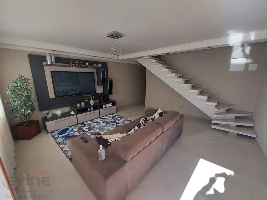 Sobrado com 3 quartos à venda, 160m2 em Vila Bocaina, Maua - SP - imagem 6 Foto 6 de Sobrado com 3 quartos à venda, 160m2 em Vila Bocaina, Maua - SP