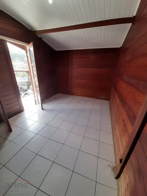Sobrado com 2 quartos para alugar, 115m2 em Jardim Santa Lídia, Maua - SP - imagem 8 Foto 8 de Sobrado com 2 quartos para alugar, 115m2 em Jardim Santa Lídia, Maua - SP