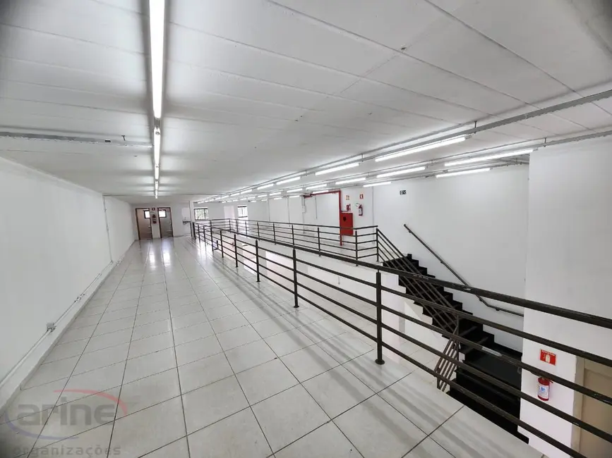 Foto 1 de Prédio Inteiro com 3 quartos para alugar, 995m2 em Jardim Quarto Centenário, Maua - SP