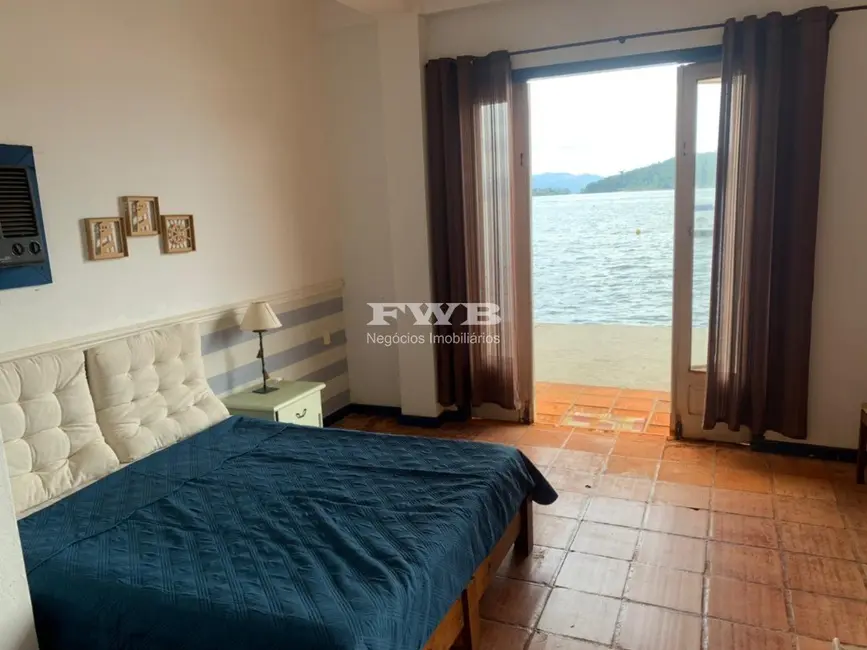 Casa de Condomínio com 5 quartos para alugar, 380m2 em Vila Velha, Angra Dos Reis - RJ - imagem 4 Foto 4 de Casa de Condomínio com 5 quartos para alugar, 380m2 em Vila Velha, Angra Dos Reis - RJ