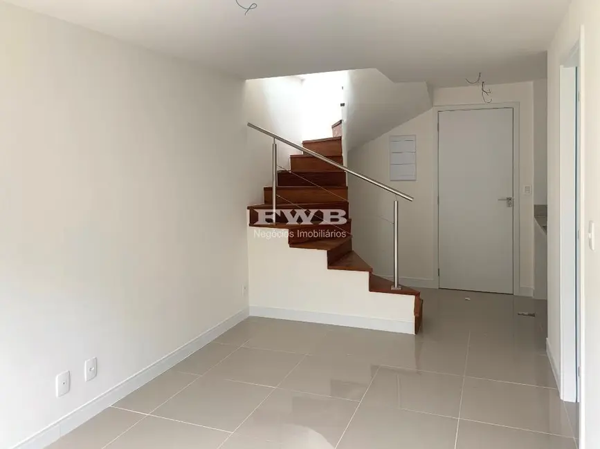 Foto 2 de Cobertura com 1 quarto à venda, 90m2 em Itaipava, Petropolis - RJ