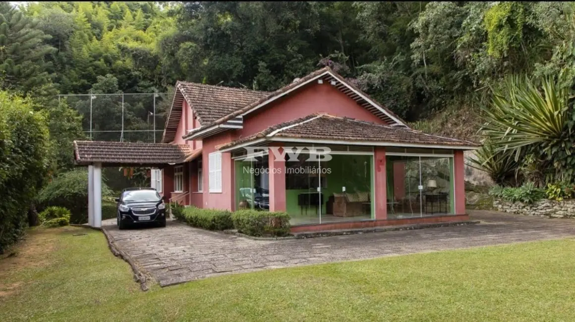 Foto 2 de Casa com 5 quartos à venda, 15000m2 em Corrêas, Petropolis - RJ