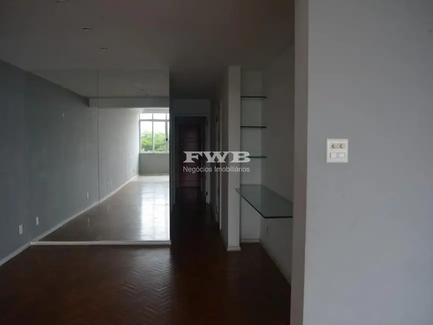 Apartamento com 4 quartos à venda, 311m2 em Copacabana, Rio De Janeiro - RJ - imagem 4 Foto 4 de Apartamento com 4 quartos à venda, 311m2 em Copacabana, Rio De Janeiro - RJ
